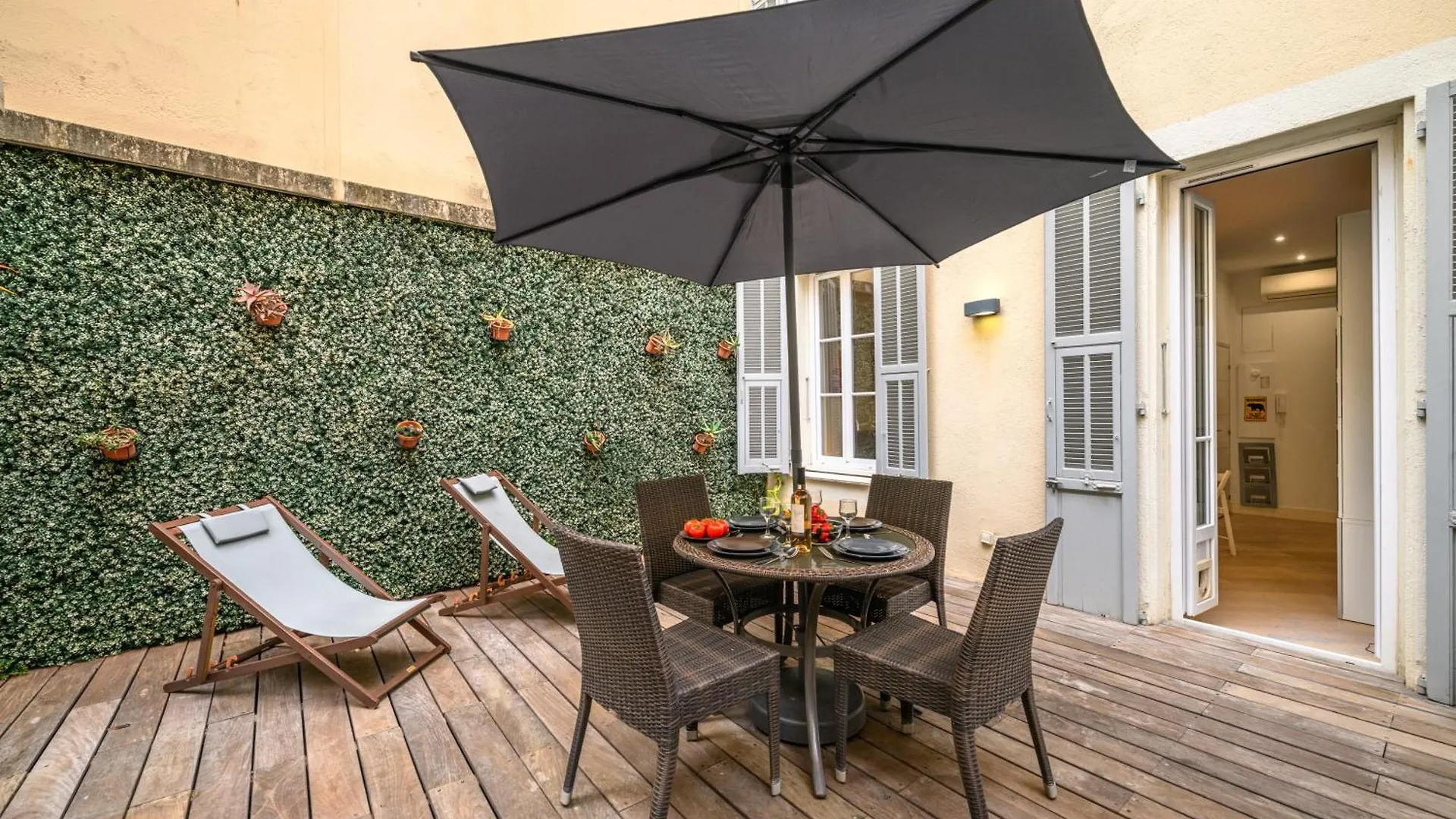 Charme Nicois Avec Terrasse En Ville Nice Apartment